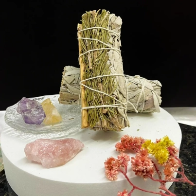 Sahumerio MOEN Atado de Salvia Blanca con Romero y Palo Santo